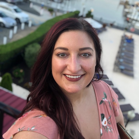 Meet your Posher, Haley - Picture 3 of 3